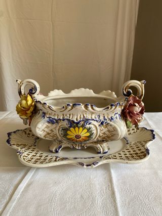 Centro mesa cerámico con plato estilo Capodimonte