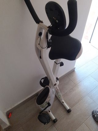 Bicicleta estática plegable