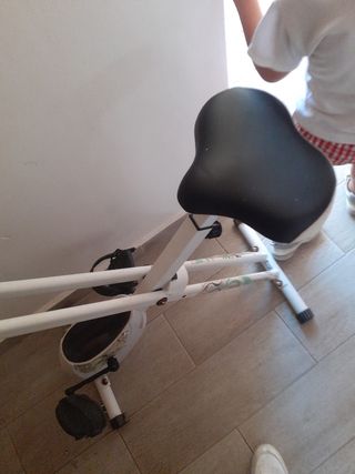 Bicicleta estática plegable
