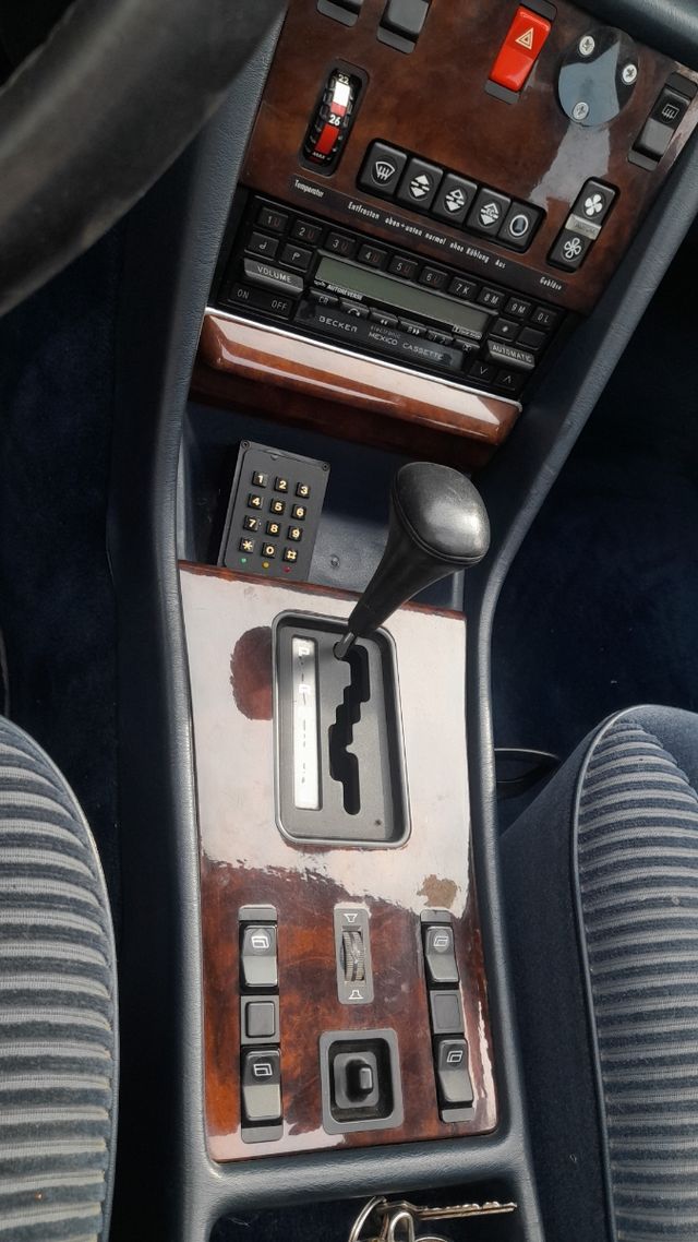 Mercedes-Benz 280 SEL W126