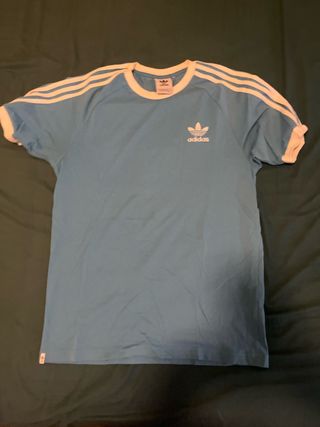 Camiseta Adidas celeste