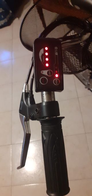 Bicicletta elettrica 7 marce con acceleratore