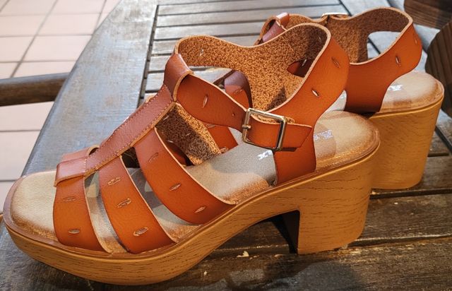 Sandalias Piel Marrón - Tacón
