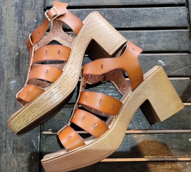 Sandalias Piel Marrón - Tacón