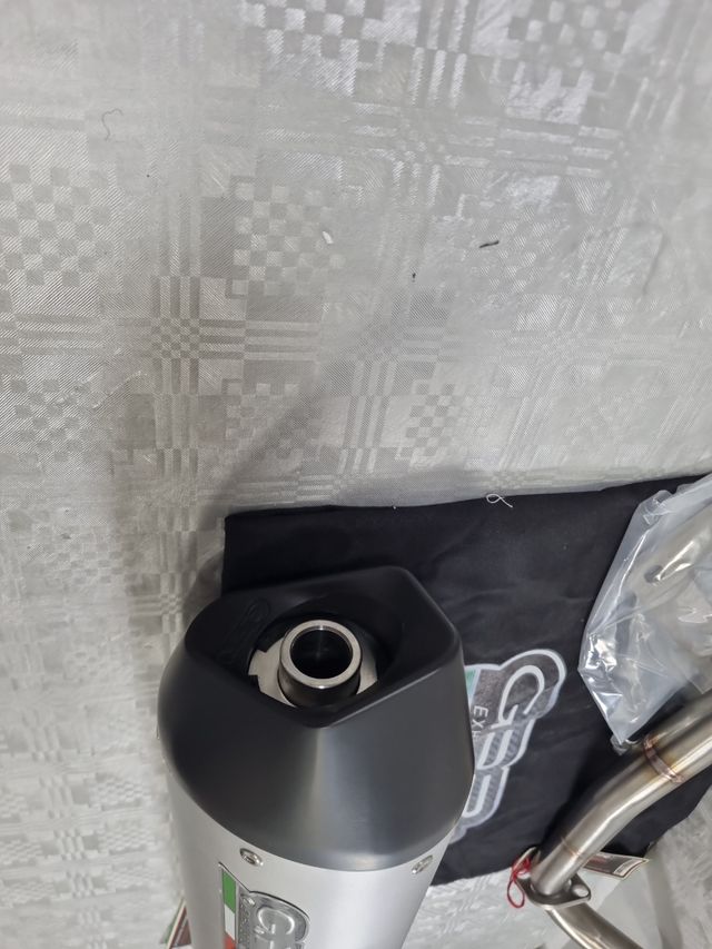 Escape GPR Honda PCX 125 (2014-2016)