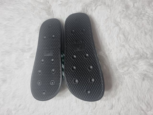 Oferta Chanclas verdes y negras - Talla 42 y 43