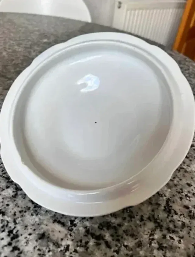 Zuppiera in ceramica dipinta a mano