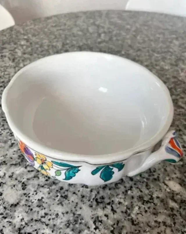 Zuppiera in ceramica dipinta a mano