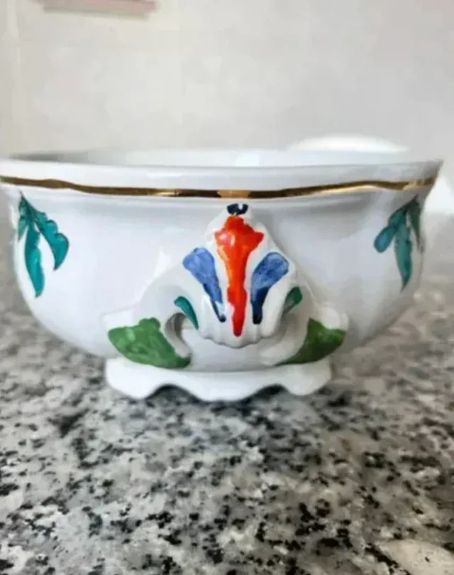 Zuppiera in ceramica dipinta a mano
