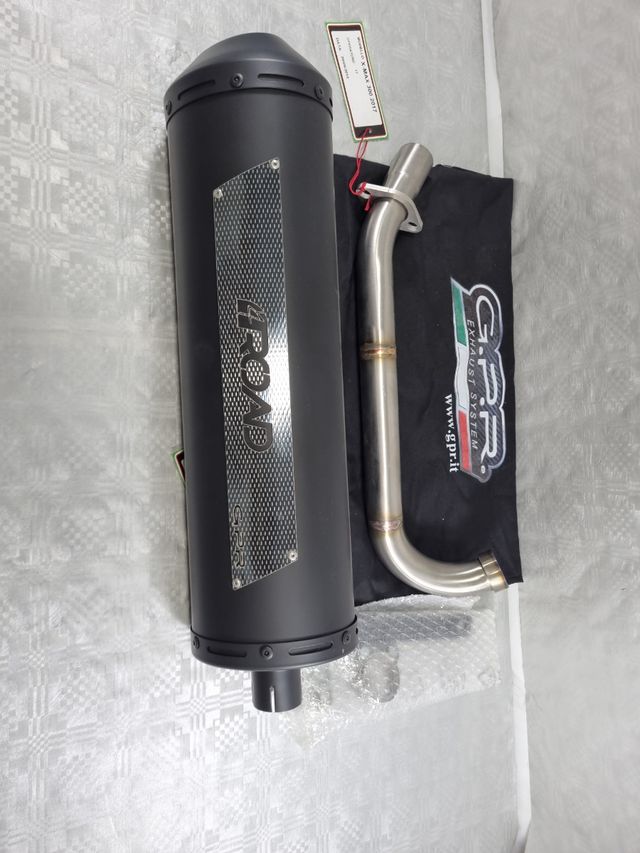 Yamaha XMAX 300 escape gpr