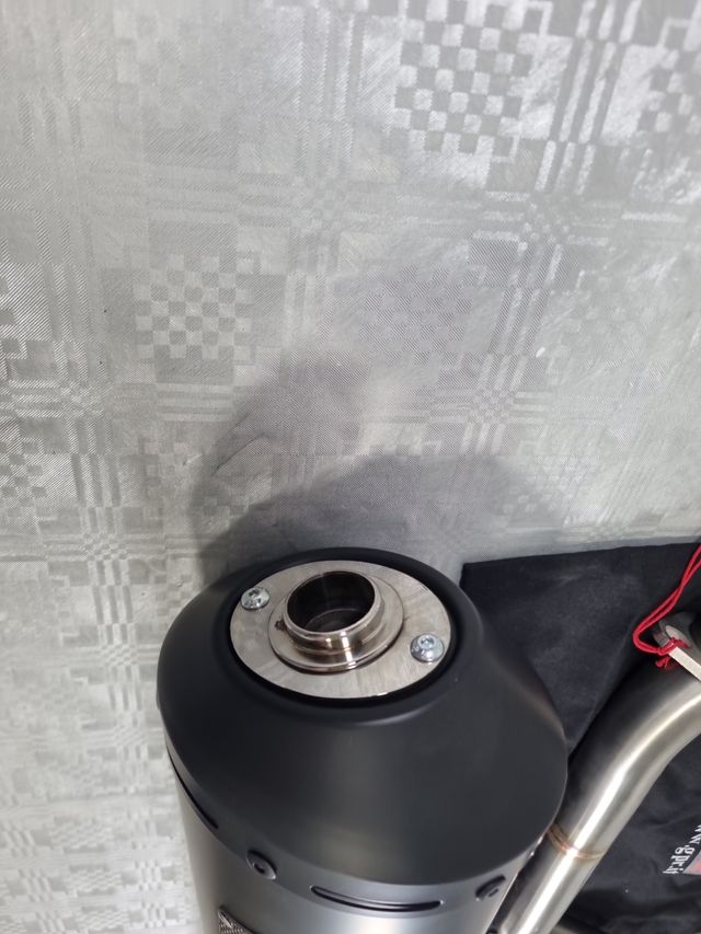 Yamaha XMAX 300 escape gpr