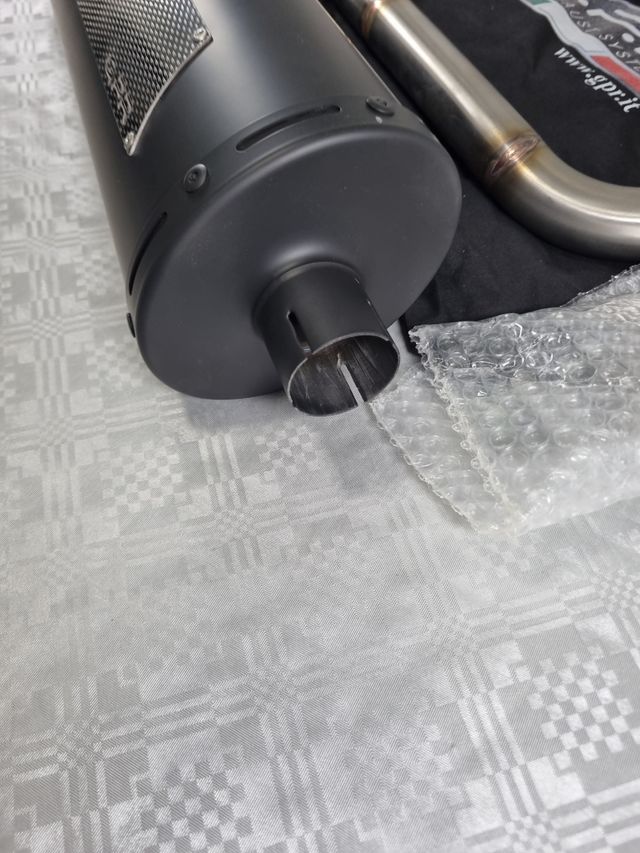 Yamaha XMAX 300 escape gpr