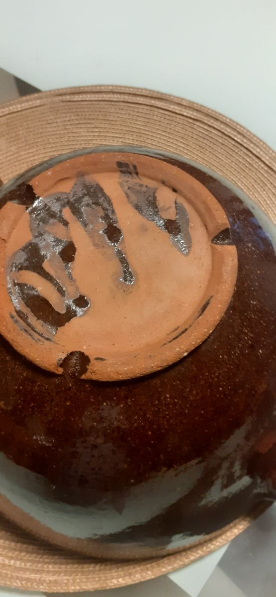 Insalatiera, pentola in ceramica antica, mortaio e