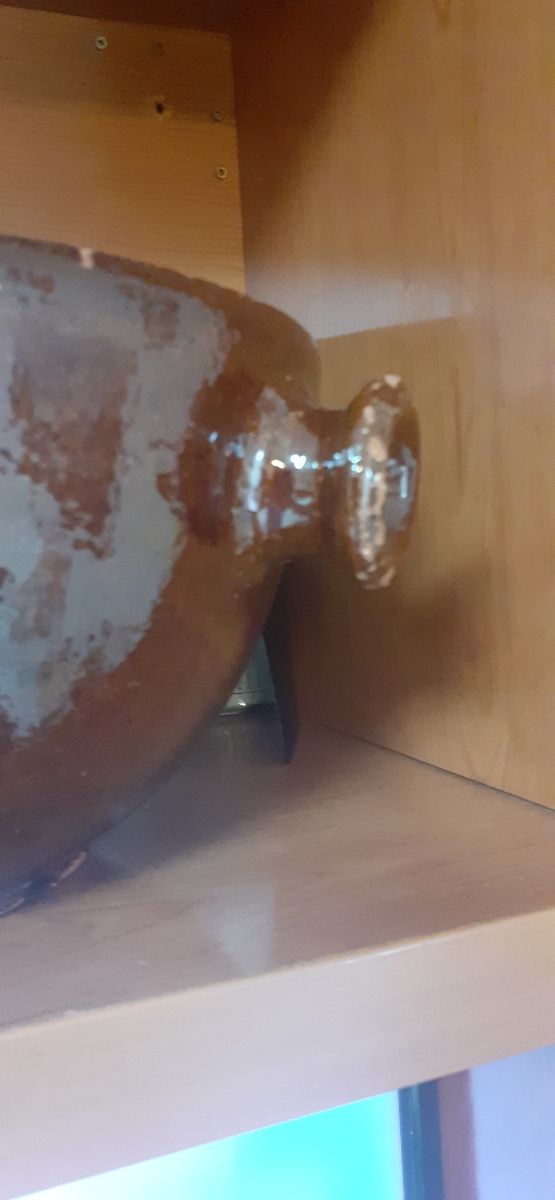 Insalatiera, pentola in ceramica antica, mortaio e