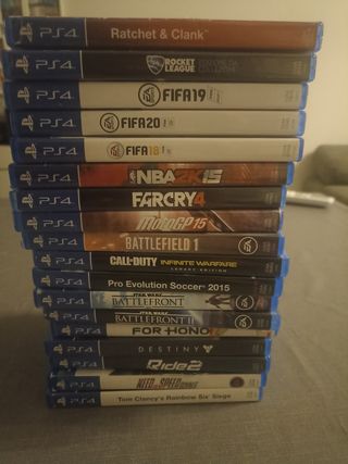 18 Giochi PS4 (PlayStation 4) - Bundle