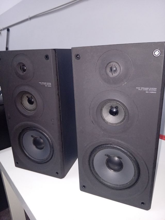 Altavoces Sony SS-H2000 3 vías. 18.5x36x20.5cms