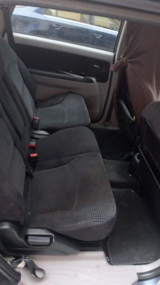 Mitsubishi Grandis 2007