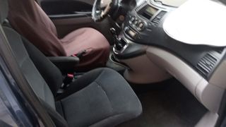 Mitsubishi Grandis 2007