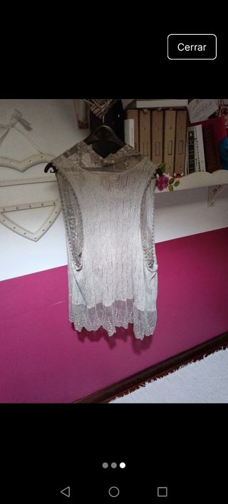 Chaleco beige bordado