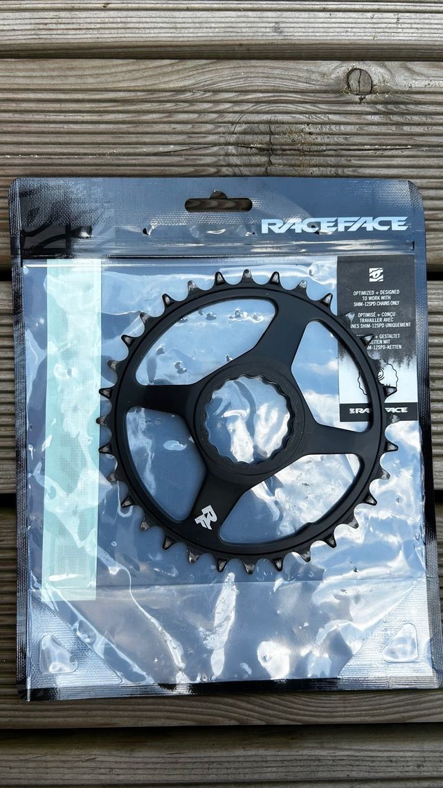 Plato Race Face 32T Cinch Direct Mount.