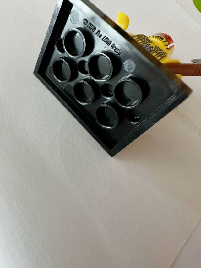 Lego mini figure Guerriero Tomahawk