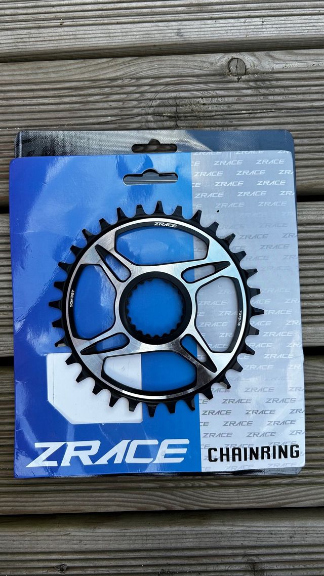 Plato ZRACE 32T NUEVO