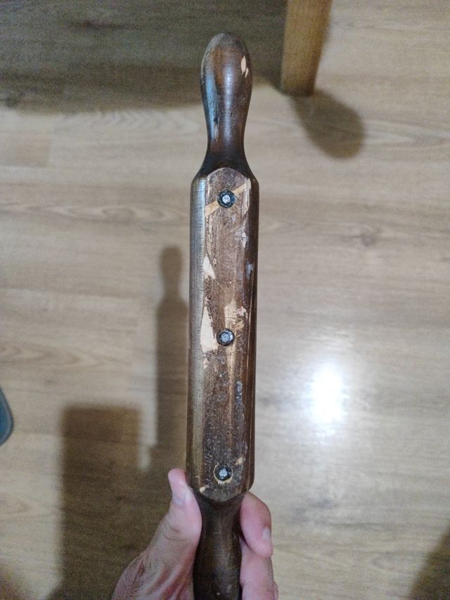 Perchero de madera con 3 pomos