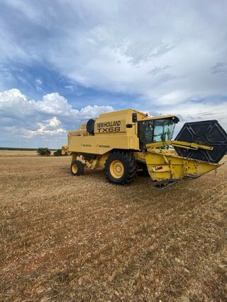 Cosechadora New Holland TX68