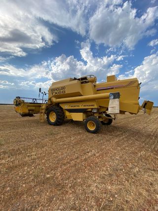 Cosechadora New Holland TX68