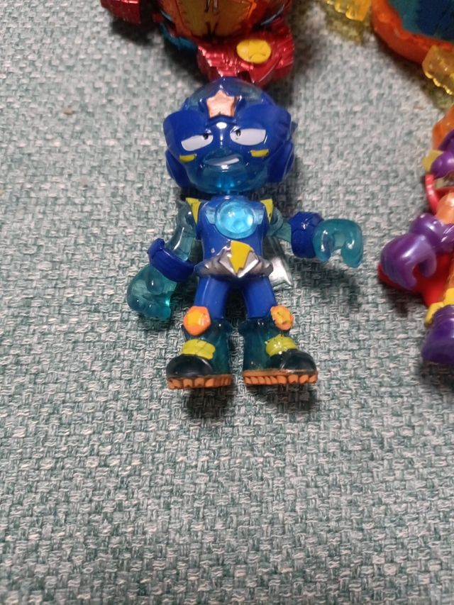 SuperThings: 3 figuras + 8 vehículos