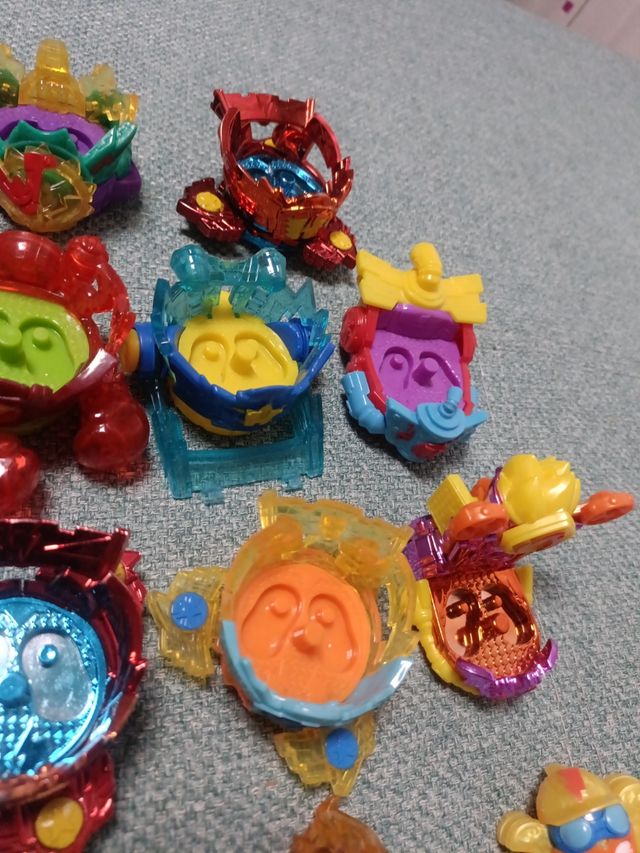 SuperThings: 3 figuras + 8 vehículos