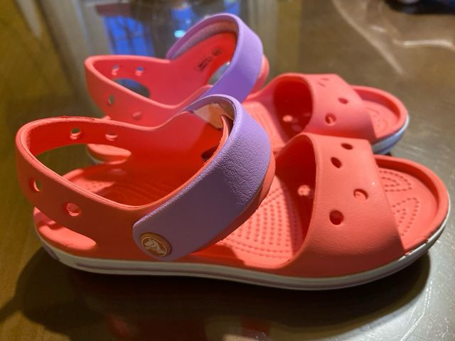 Sandalias Crocs niña talla 32-33