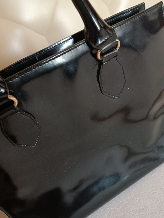 Furla - Borsa nera in vernice nera