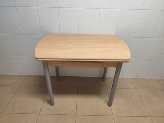 Mesa cocina extensible por ambos lados con cajón