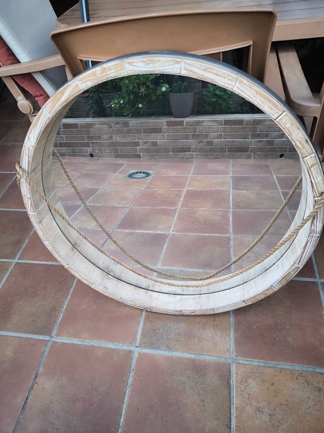 Espejo redondo madera antigua.