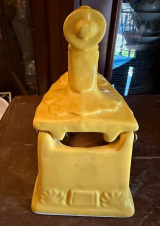 Ferro da stiro vintage giallo in ceramica