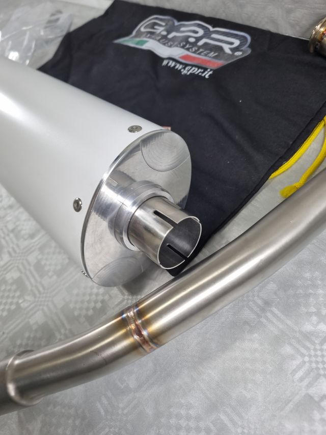 Honda PCX 125 (14-16) escape gpr