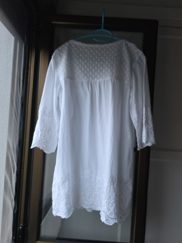 Blusa blanca estilo ibicenco