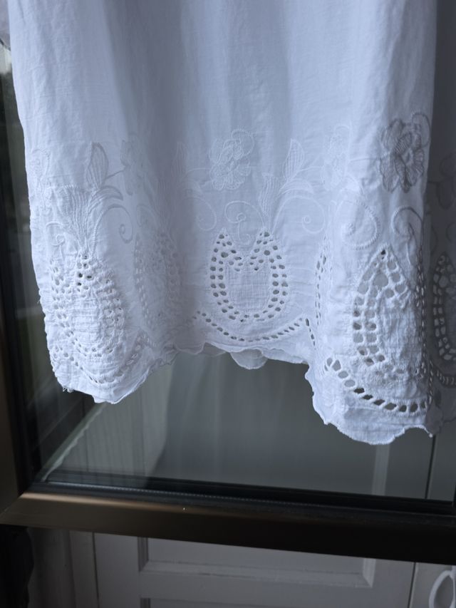 Blusa blanca estilo ibicenco