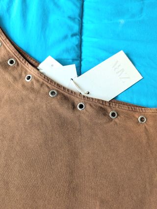 Camiseta asimétrica Zara 