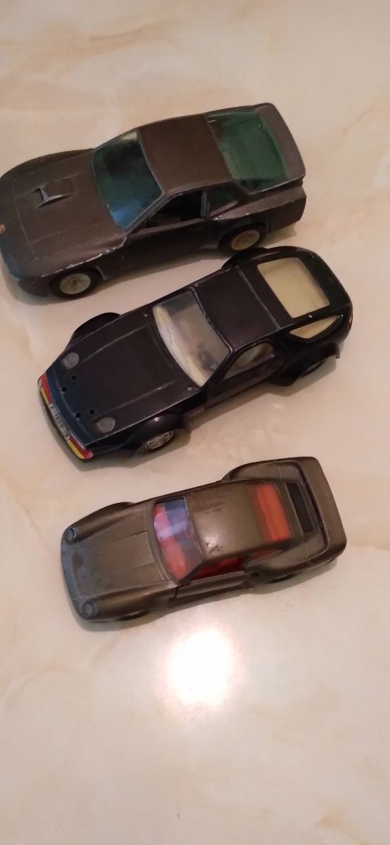 3 coches Porsche: 928, 924 y 959