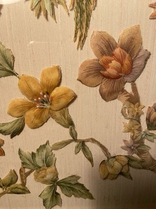 Cuadro bordado a mano, seda, marco dorado