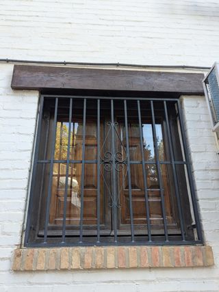 Ventana madera 120x120cm