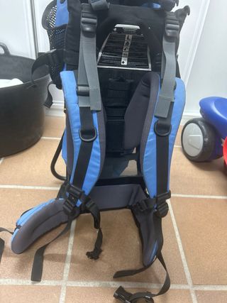 Mochila portabebés de montaña y trekking Deuter