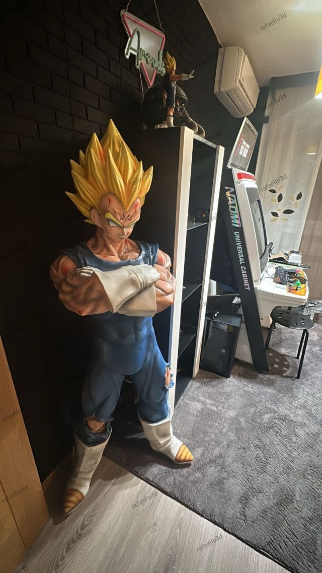 Figura Vegeta Gran Tamaño