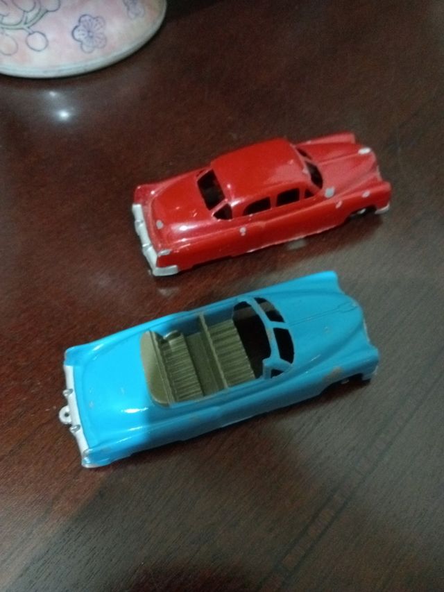 Coches clásicos vintage metal