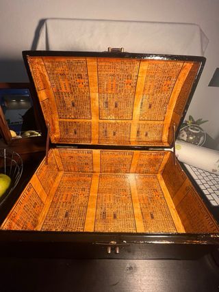 Scatola laccata cinese vintage