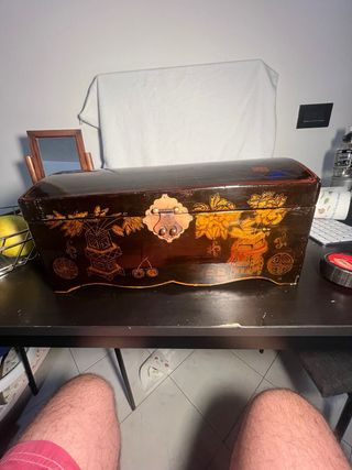 Scatola laccata cinese vintage