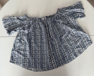 Top azul rayas hombros descubiertos Lefties