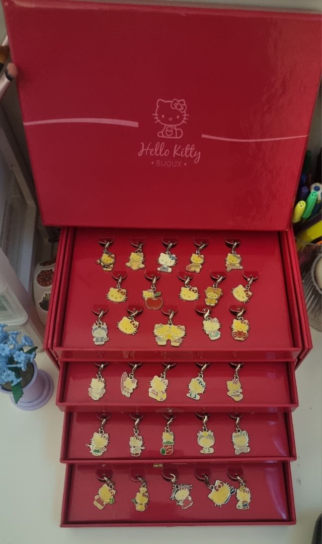 Hello Kitty Bijoux Charms - 45piezas